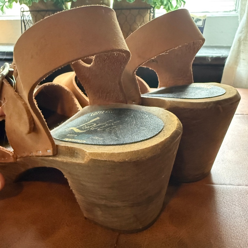 EUC Lotta from Stockholm Highwood Clogs in Oiled Nubuck - Picture 6 of 9